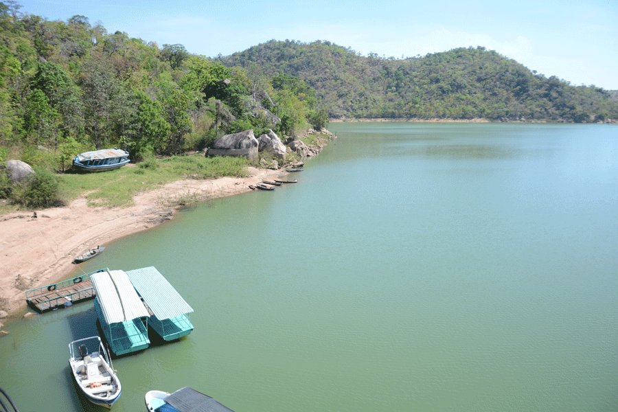 Hồ Ayun Hạ-điểm du lịch của huyện Phú Thiện.    Ảnh: Thùy Chi