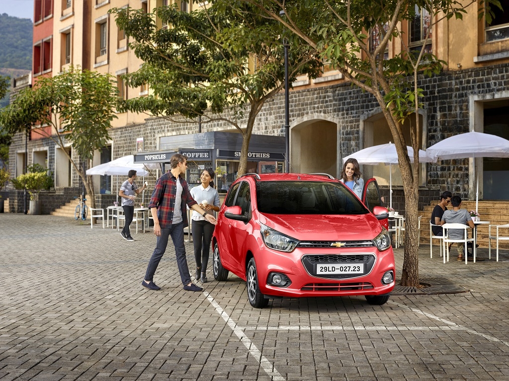 chevrolet spark 2018 gia tu 299 trieu tai viet nam