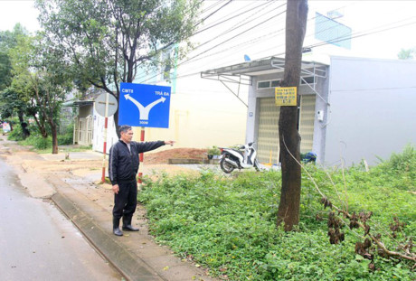 Hậu nhiệm kỳ cựu Chủ tịch tỉnh Phạm Thế Dũng: Các hộ dân phải khiếu nại đến bao giờ? - Ảnh 1 Hau nhiem ky cuu Chu tich tinh Pham The Dung: Cac ho dan phai khieu nai den bao gio? - Anh 1