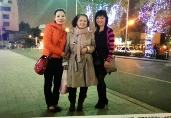 Mẹ tìm thấy con gái sau 43 năm bị trao nhầm tại nhà hộ sinh ở Hà Nội