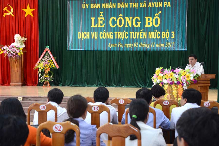 Thị xã Ayun Pa công bố dịch vụ công trực tuyến mức độ 3. Ảnh: Đức Phương