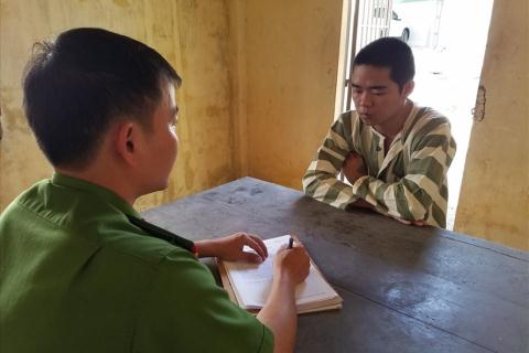 Dâm ô con riêng của vợ: Vợ hơn gần chục tuổi Dâm ô con riêng của vợ: Vợ hơn gần chục tuổi