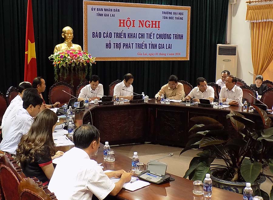  UBND tỉnh phối hợp Trường Đại học Tôn Đức Thắng TP.Hồ Chí Minh tổ chức Hội nghị triển khai chương trình hỗ trợ phát triển tỉnh Gia Lai. Ảnh: T.N