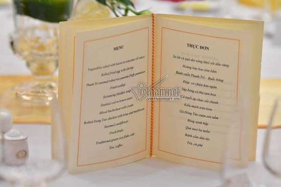 banh-cuon-thanh-tri-ga-dong-tao-trong-thuc-don-chieu-dai-tong-thong-my.jpg