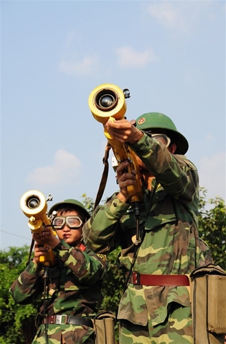 Mục kích tên lửa A72 Việt Nam diễn tập phòng không tầm thấp