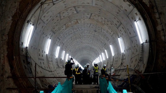 Cận cảnh bên trong đường hầm tuyến Metro đầu tiên của TPHCM