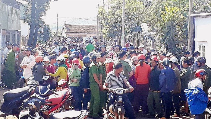 Hàng trăm người bao vây công ty thu mua nông sản Hoàng Sang để đòi nợ - Ảnh 1