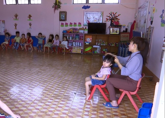 Hàng loạt trường học ở Gia Lai khốn khổ vì giáo viên bị cắt hợp đồng - Ảnh 1
