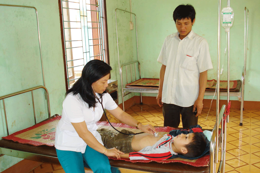 Các cơ sở y tế chủ động vật tư, cơ số thuốc, đảm bảo khám-chữa bệnh cho người dân. Ảnh: N.N