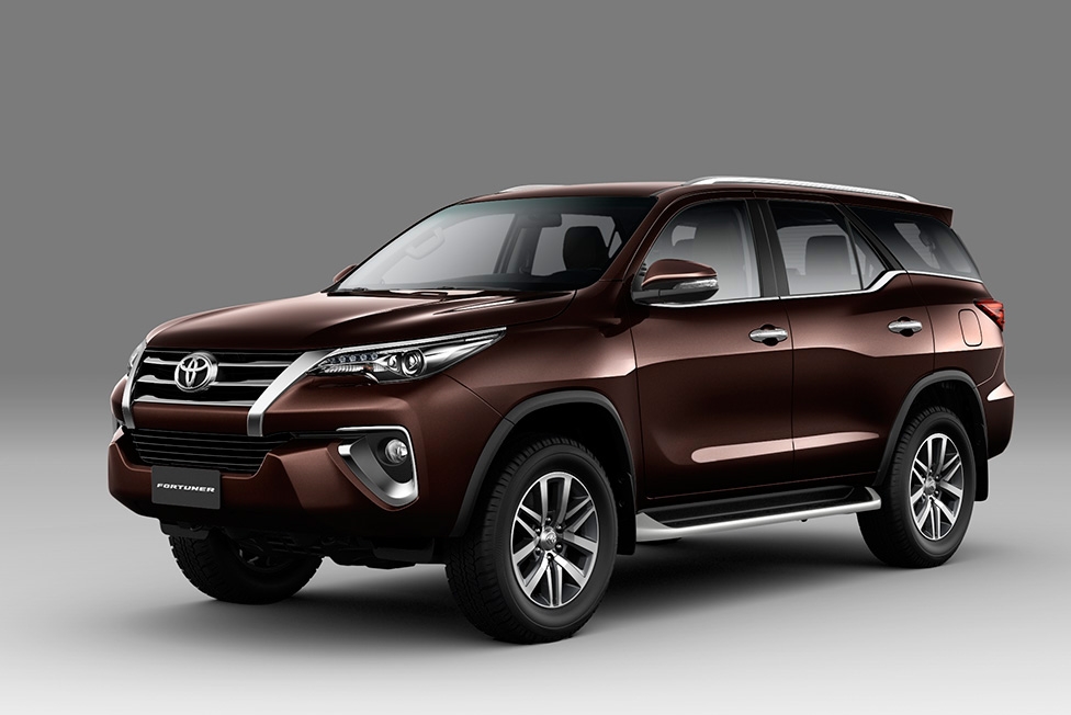 toyota fortuner 2018 co 4 phien ban gia tu 1026 ty dong