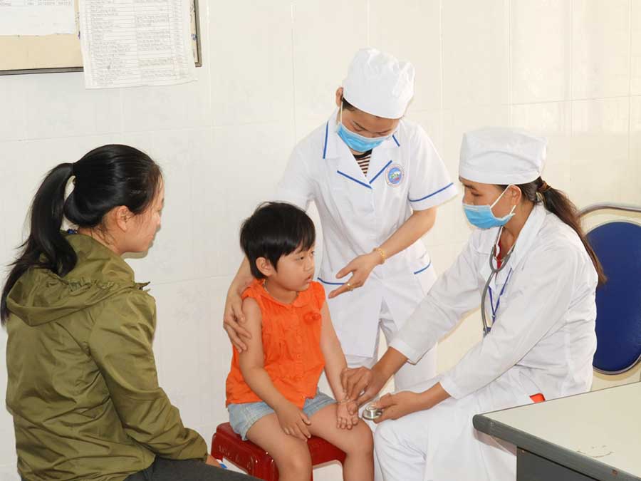  Bác sĩ trẻ làm việc tại các trung tâm y tế huyện của tỉnh Gia Lai. Ảnh: T.N