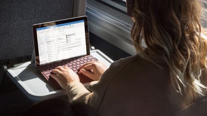 Microsoft bất ngờ giới thiệu Surface Go: giá 399 USD, dành cho giáo dục