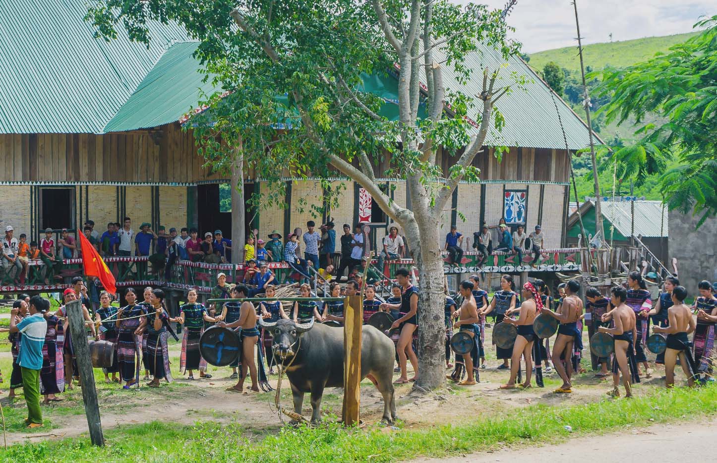 Lễ hội góp phần gìn giữ bản sắc văn hóa của người làng Prăng. Ảnh: Văn Ngọc  