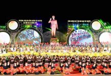  Quang cảnh lễ khai mạc Festival Văn hóa Cồng chiêng Tây Nguyên năm 2018 tại Gia Lai. Ảnh: Đ.T