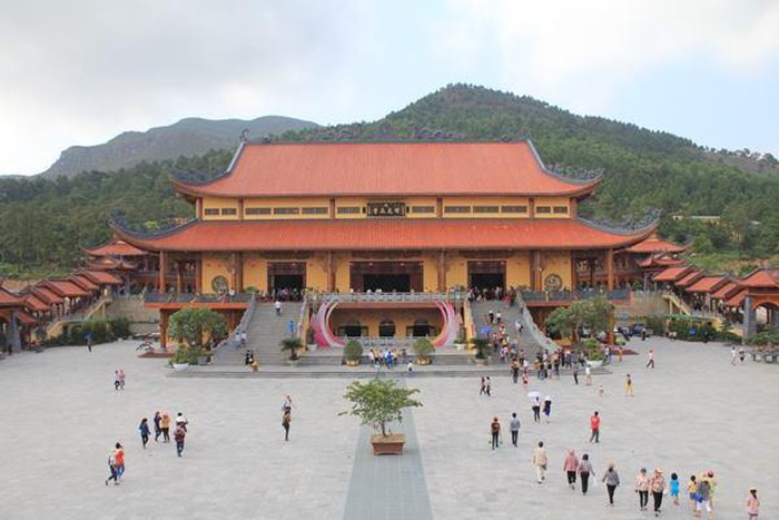 Kết quả hình ảnh cho chùa ba và ng