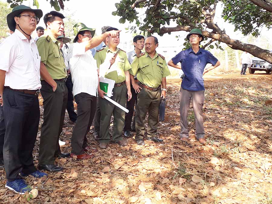 Đoàn giám sát HĐND tỉnh Gia Lai làm việc huyện Chư Prông. Ảnh: Lê Nam