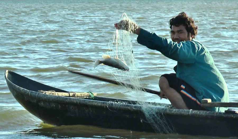   Đánh bắt cá trên hồ Ayun Hạ (huyện Phú Thiện). Ảnh: N.Đ