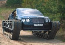  Tưởng đùa, siêu xe Bentley Continental GT "độ" bánh xe tăng vẫn chạy nhanh như thường
			