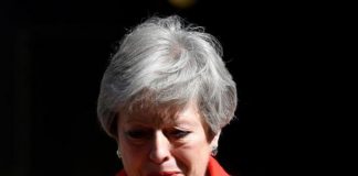 Thủ tướng Anh Theresa May nghẹn ngào thông báo từ chức