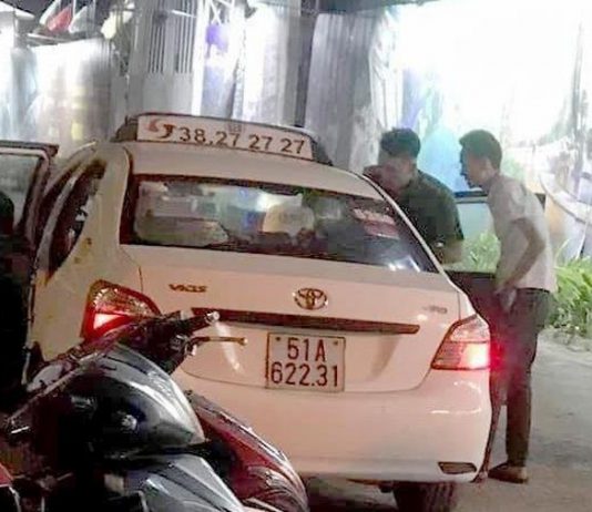 Tài xế taxi nghi bị cướp cắt cổ ở Sài Gòn
