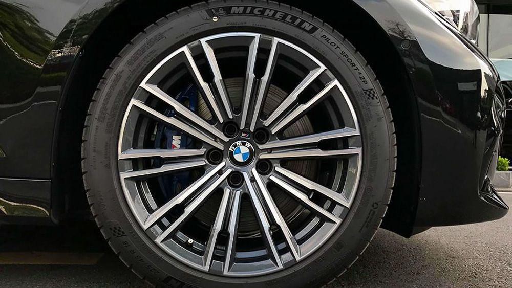 Cận cảnh BMW 330i M Sport giá 2,379 tỷ đồng sắp ra mắt tại Việt Nam Ảnh 7