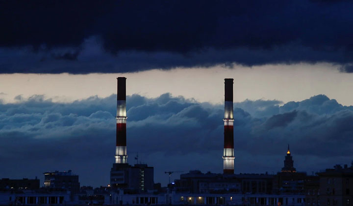 Một nhà máy nhiệt điện ở Moscow. Các quan chức Mỹ cho rằng việc cài cắm mã độc vào lưới điện Nga và các mục tiêu khác để chống lại các cuộc tấn công và thông tin sai lệch từ Nga.