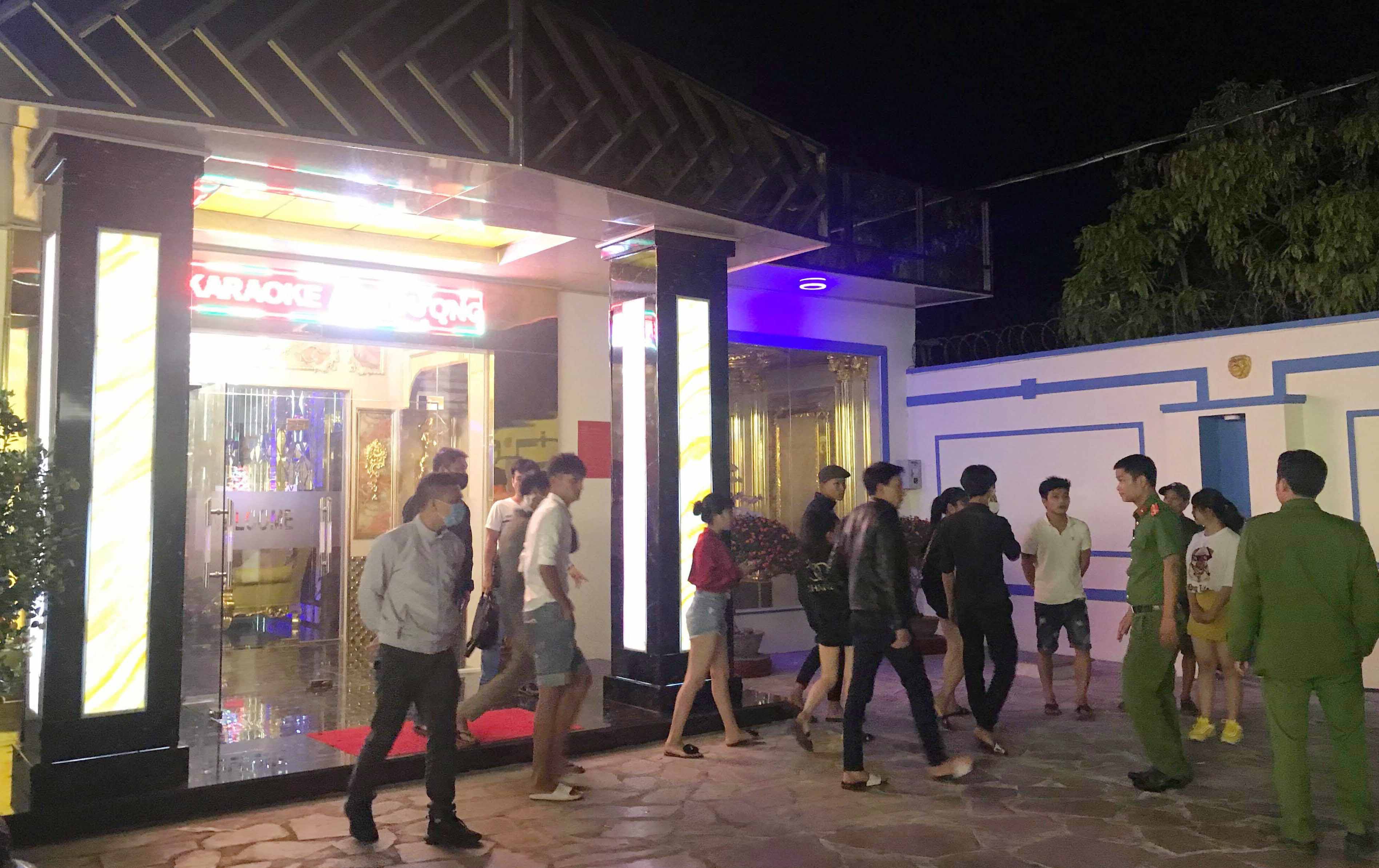 Quán karaoke Ánh Dương đã từng bị lực lượng Công an kiểm tra liên quan ma túy. Ảnh: Văn Ngọc