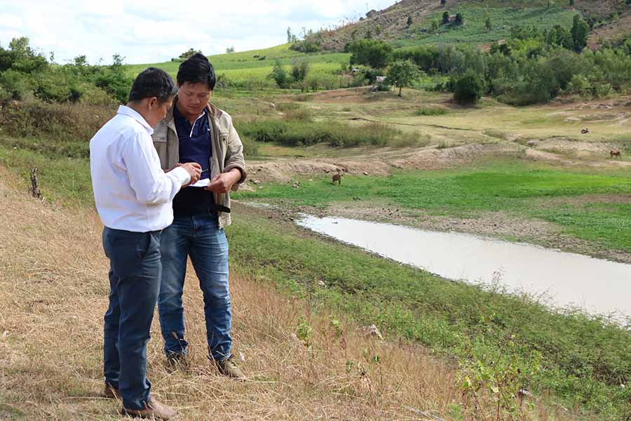 Hồ chứa nước của làng Pơ Nang (xã Tú An, thị xã An Khê) có diện tích hơn 5ha những đã kho cạn do nắng hạn.