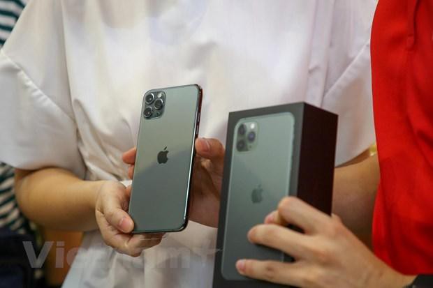 'Mổ xẻ' chiếc iPhone 11 Pro Max màu xanh rêu đầu tiên tại Hà Nội Ảnh 2