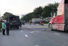 Chạy vào làn ôtô, 3 thanh niên đi Exciter gặp nạn ở Sài Gòn