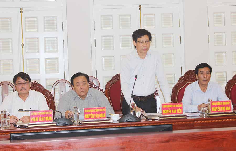 Vụ trưởng Vụ Nông nghiệp và PTNT Nguyễn Văn Tiến phát biểu tại buổi làm việc. Ảnh: N.D