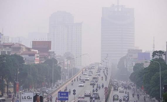 Hà Nội: Nồng độ bụi mịn PM 2.5 đáng báo động ảnh 1
