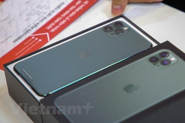 'Mổ xẻ' chiếc iPhone 11 Pro Max màu xanh rêu đầu tiên tại Hà Nội Ảnh 1