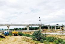     Cầu Ia Rmok (huyện Krông Pa) đang dần hoàn thành. Ảnh: Lê Hòa