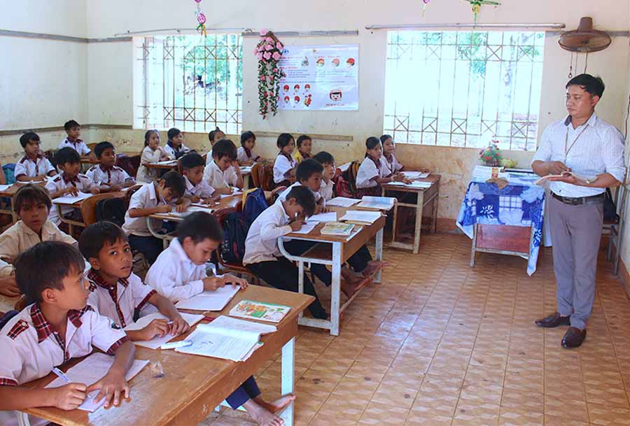  Một giờ học của thầy và trò Trường Tiểu học Cù Chính Lan  (xã Ia Chía, huyện Ia Grai). Ảnh: H.T