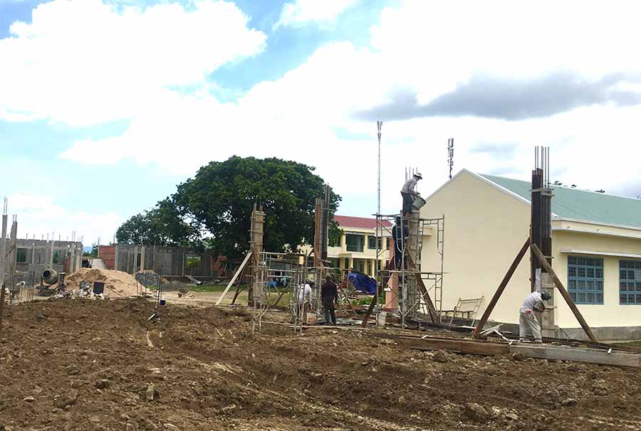 Trường Tiểu học và THCS Lê Hồng Phong (xã Ya Ma, huyện Kông Chro) đang được triển khai thi công. Ảnh: H.D
