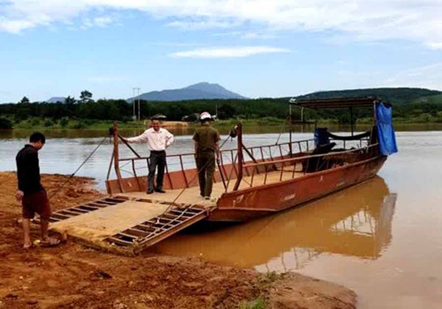 Phần lớn  phương tiện  đường thủy nội địa  ở huyện Ia Grai  chưa được đăng kiểm, đăng ký. Ảnh: L.H 
