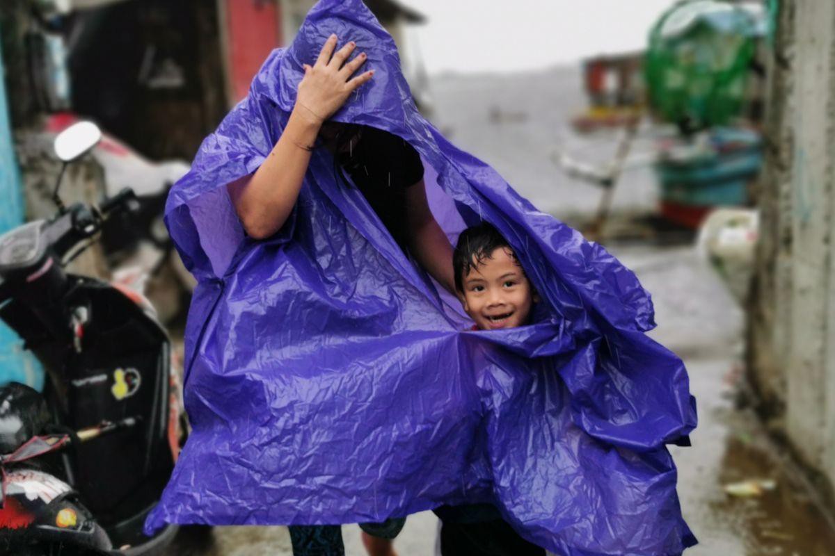 Cảnh tượng đổ nát sau khi bão Kammuri càn quét qua Philippines Ảnh 12
