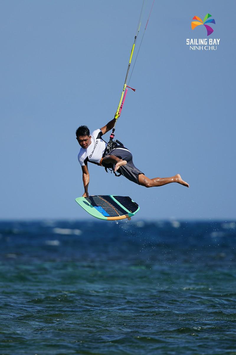 'Đại tiệc' lướt ván diều biển Ninh Chữ Ảnh 3