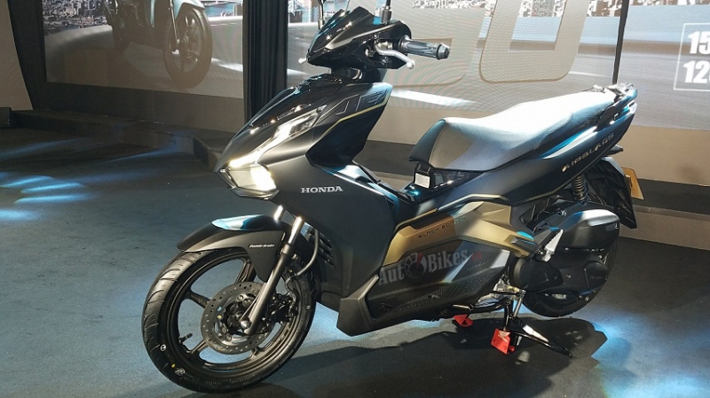 chi tie t 2 phien ba n 10 ma u cu a honda air blade 2020