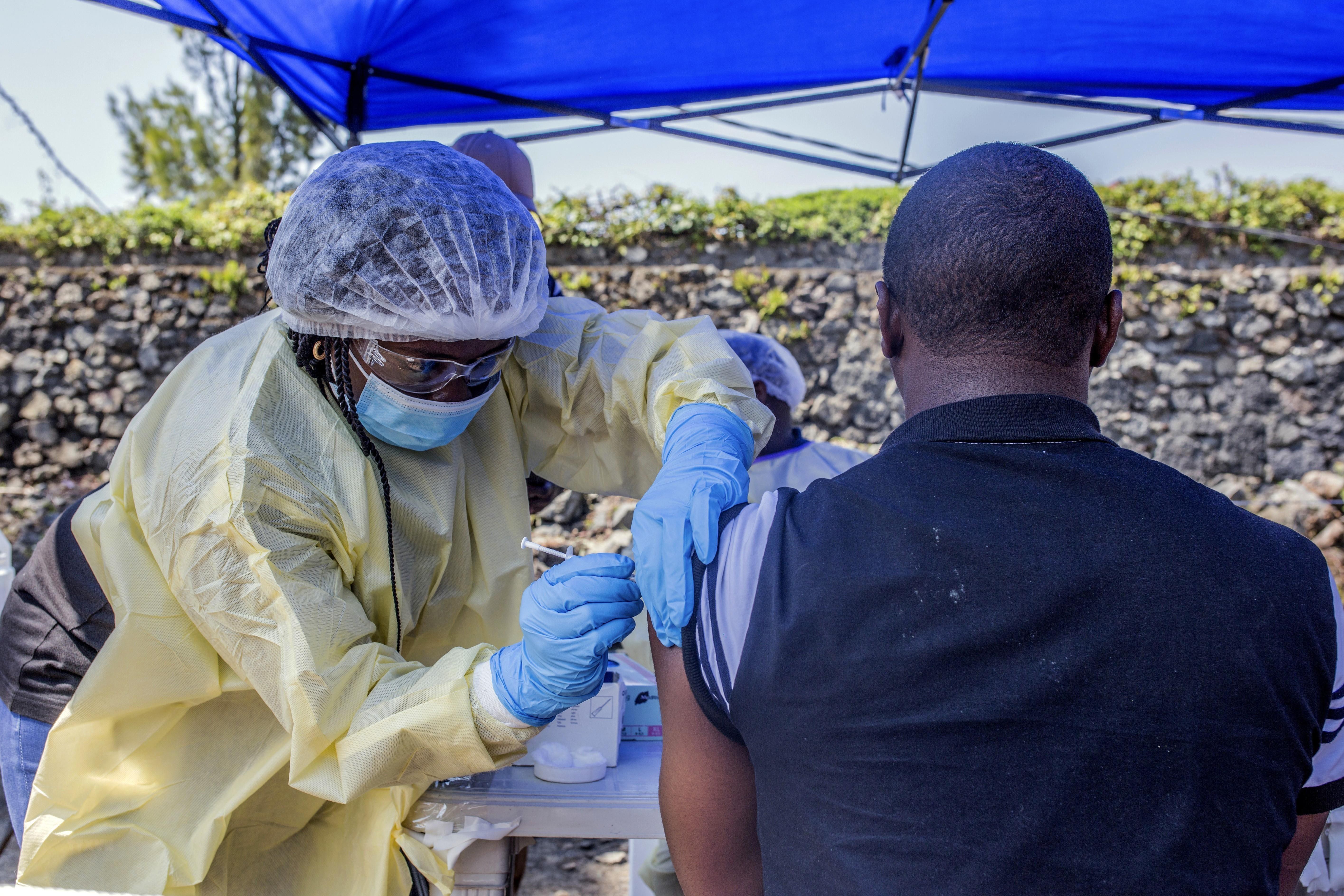 Liên minh Gavi lập ngân hàng dự trữ vắcxin phòng virus Ebola ảnh 1