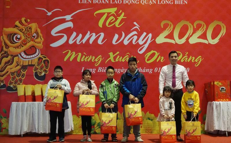 Đoàn viên công đoàn, người lao động quận Long Biên: Tưng bừng đón 'Tết Sum vầy' Ảnh 3