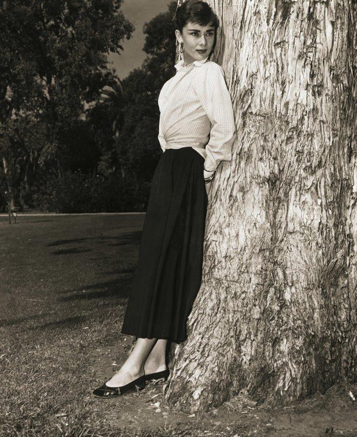 6 khoảnh khắc thời trang vượt thời gian của huyền thoại Audrey Hepburn Ảnh 21