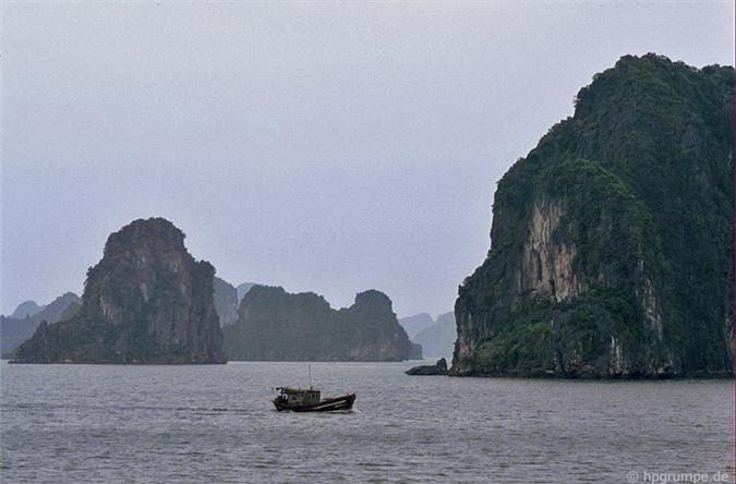 Kho ảnh khổng lồ về Việt Nam 1991-1993: Thiên đường Hạ Long Ảnh 9