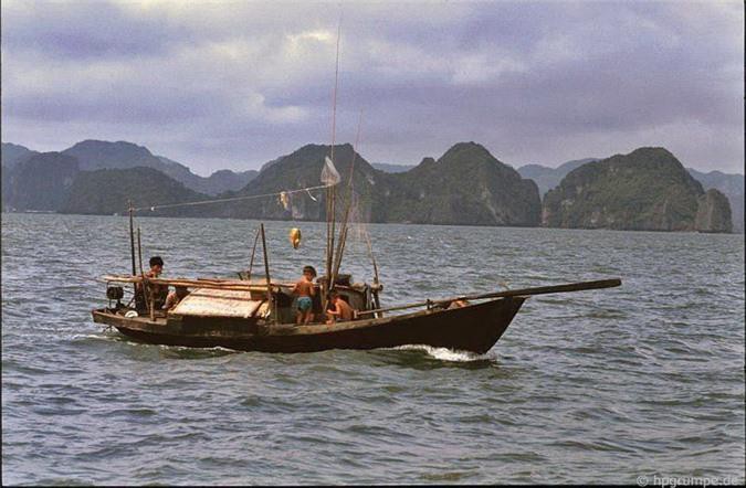 Kho ảnh khổng lồ về Việt Nam 1991-1993: Thiên đường Hạ Long Ảnh 15