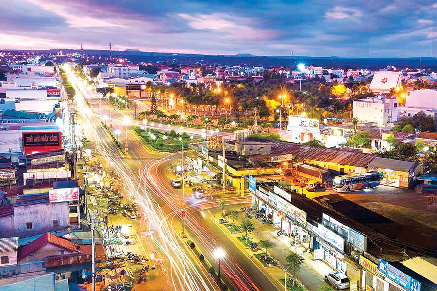   Một góc thị trấn Chư Sê về đêm. Ảnh: Đ.T