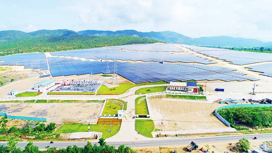  Nhà máy Điện mặt trời TTC Krông Pa (xã Chư Gu, huyện Krông Pa) nhìn từ trên cao. Ảnh: Đức Mạo