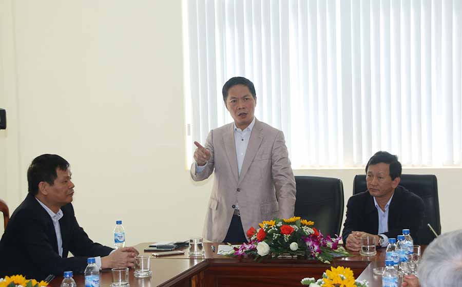 Bộ trưởng Trần Tuấn Anh làm việc tại Trạm Biến áp 500KV Pleiku 2 của Công ty Truyền tải Điện Gia Lai