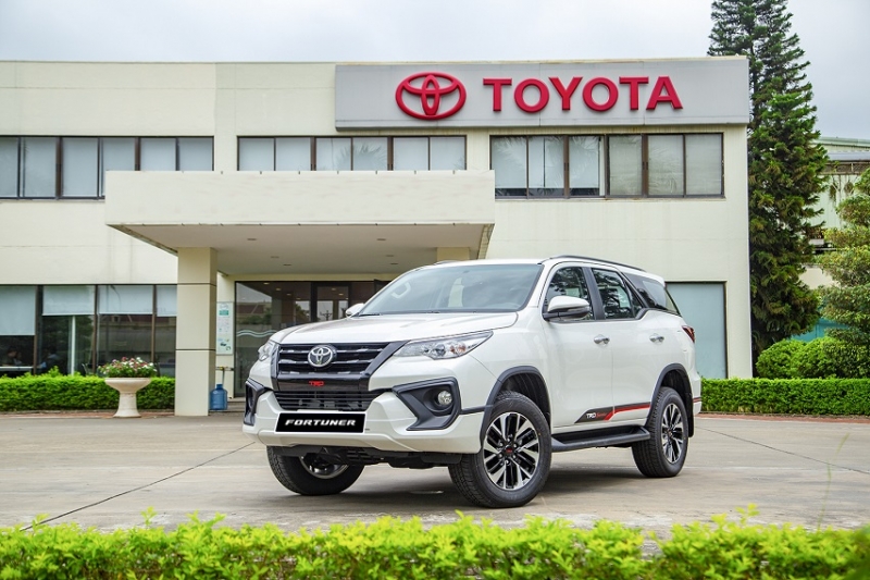 toyota o a t gia m gia to i ga n 100 trie u cho fortuner innova va altis