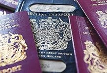 Anh chính thức đổi màu hộ chiếu hậu Brexit